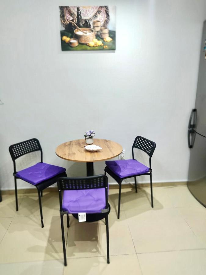 Like Home Hostel Na Timiryazeva Almaty Exterior photo